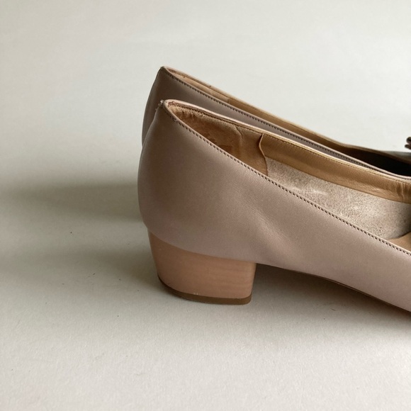 Salvadore Ferrogamo Dust Pink Leather Logo Bow Heels Size 7 - Picture 3 of 16